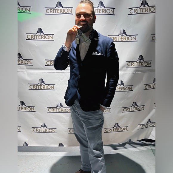 Meet your Posher, Chris - Picture 1 of 3